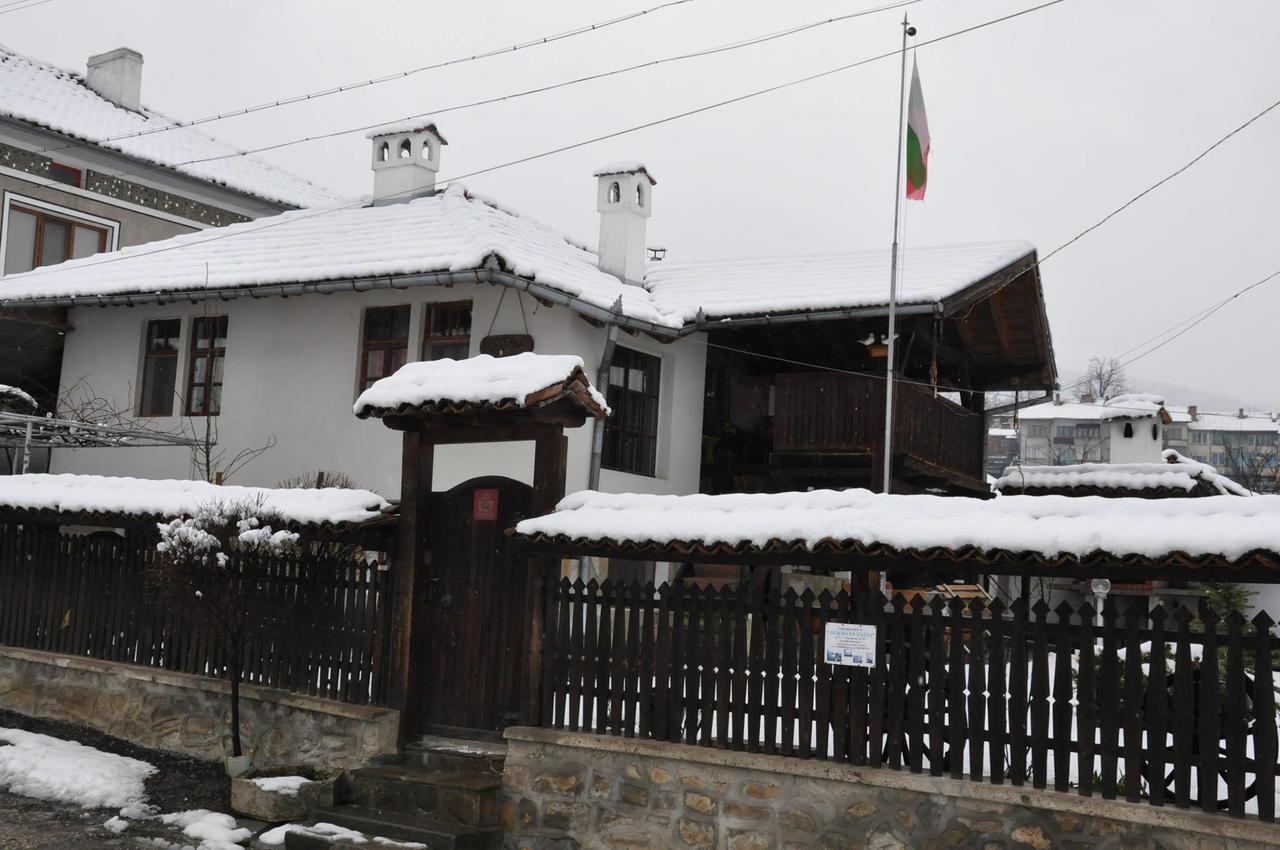 Dyadovata Kashta Hotel Elena Exterior photo